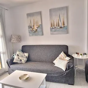 Con Terraza En Primera Línea De Playa Apartamento